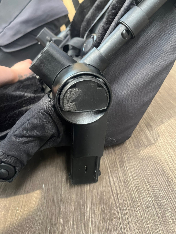 PRE LOVED Silver Cross Pioneer Carrycot, Seat Unit + Accessories NO CHASSIS - SE Eclipse