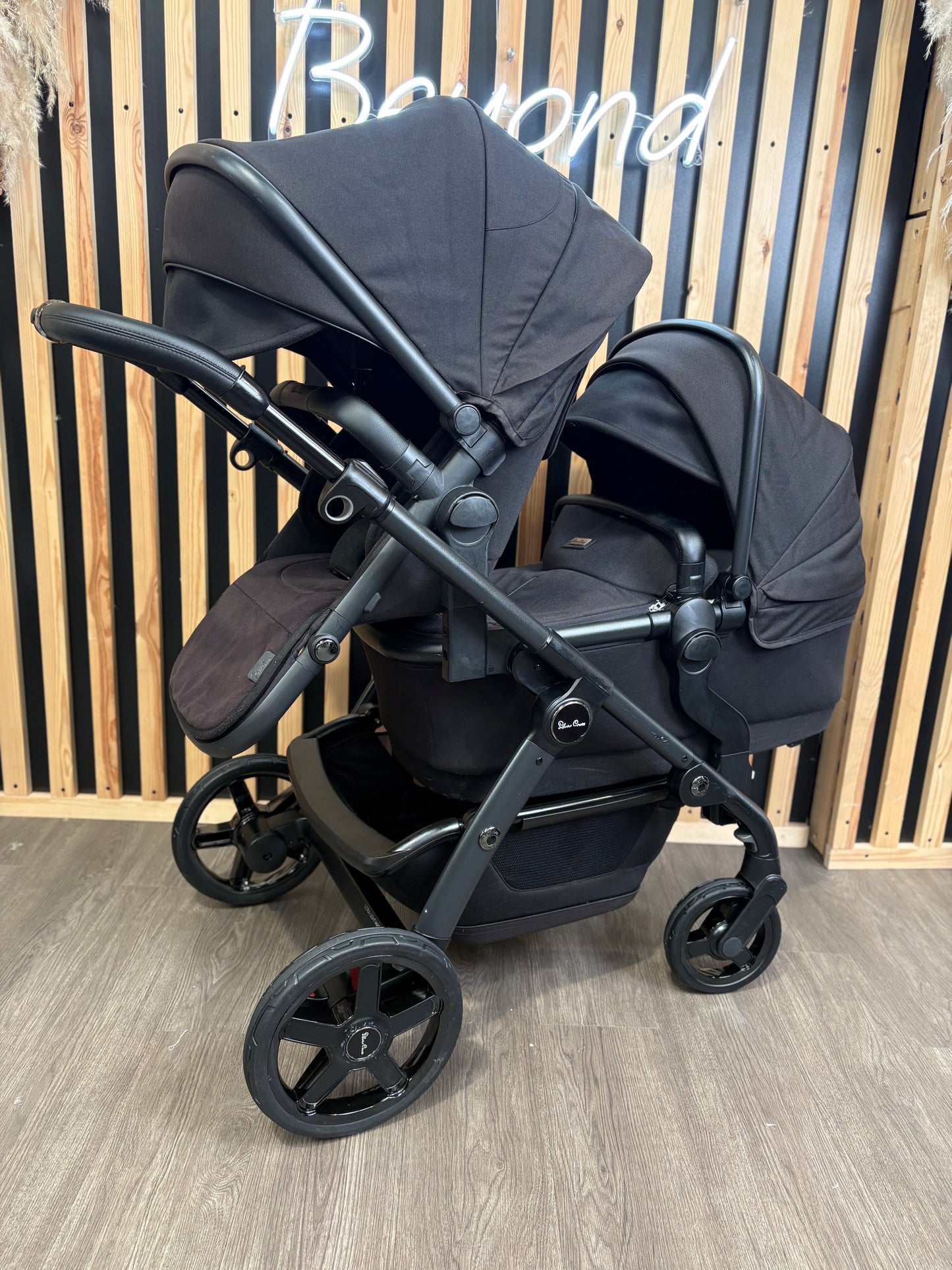 PRE LOVED Silver Cross Wave Double Pushchair - Onyx