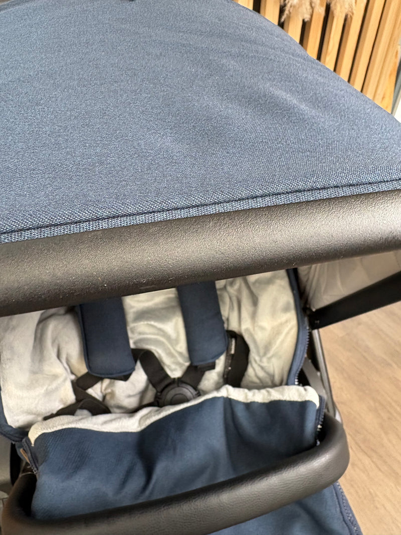 PRE LOVED Venicci Tinum Edge 2-in-1 Travel System - Ocean
