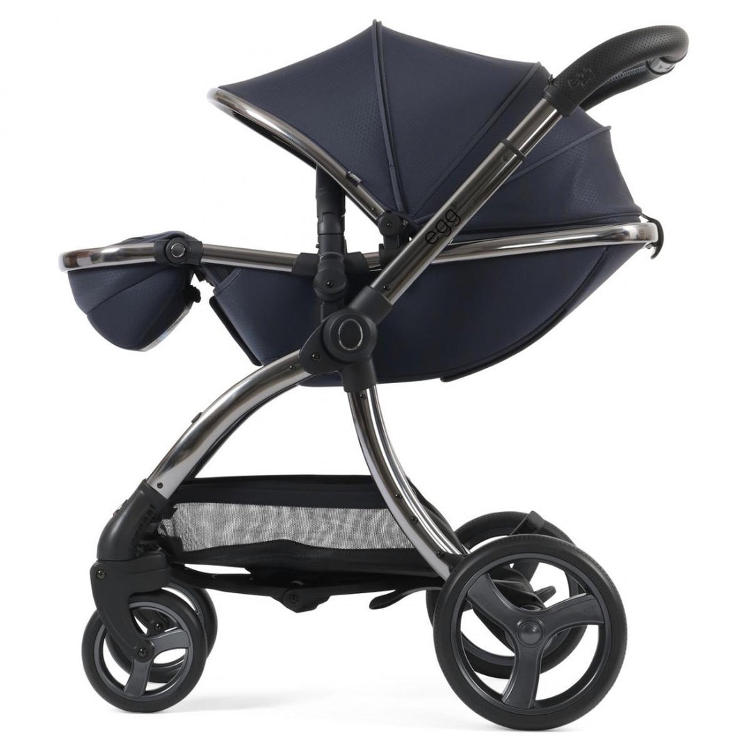 egg 3 Luxury Cloud T i-Size Travel System Bundle - Celestial + FREE OVERNIGHT BAG WORTH £125!