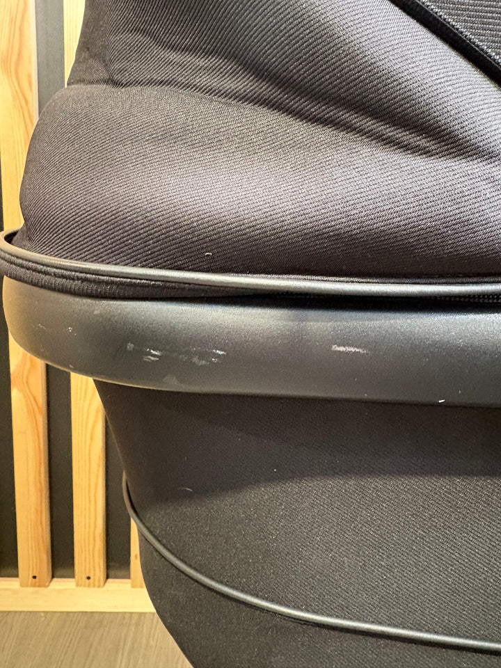 PRE LOVED iCandy Peach 7 Travel System - Jet/Black