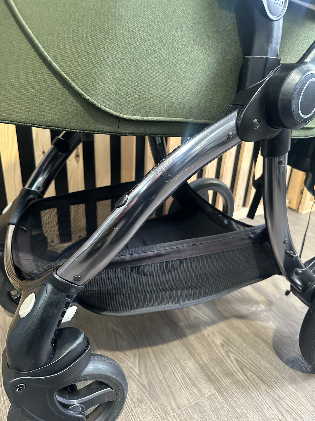 PRE LOVED egg2 Travel System - Olive