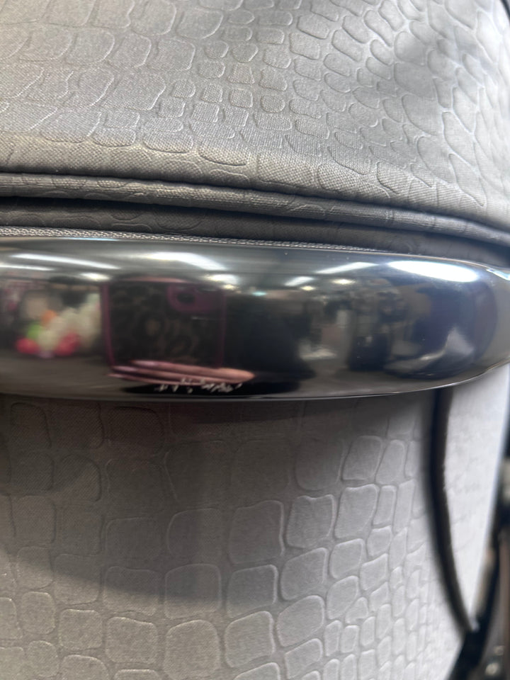 PRE LOVED egg2 Travel System - Jurassic Grey