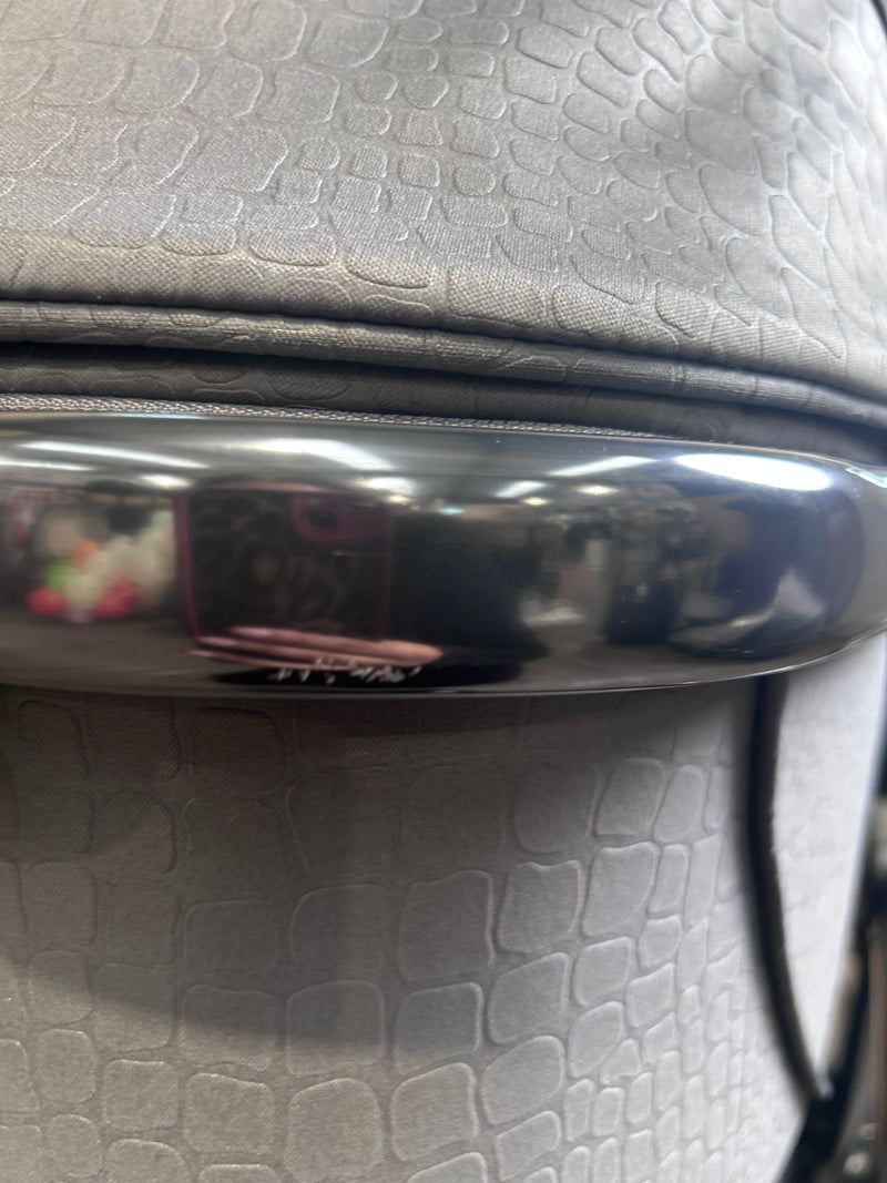 PRE LOVED egg2 Travel System - Jurassic Grey