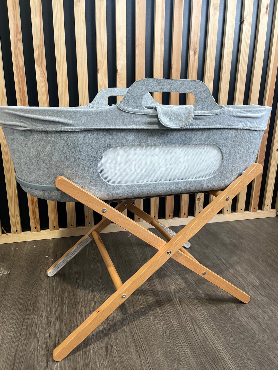 PRE LOVED SnuzBaskit Light Grey Moses Basket & Natural Stand Set