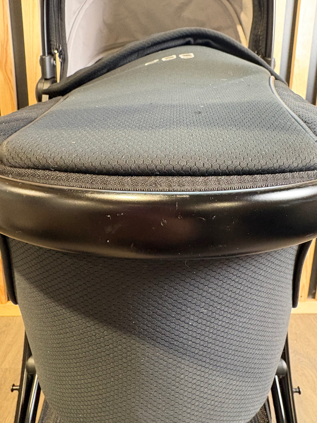 PRE LOVED egg2 Travel System - Just Black