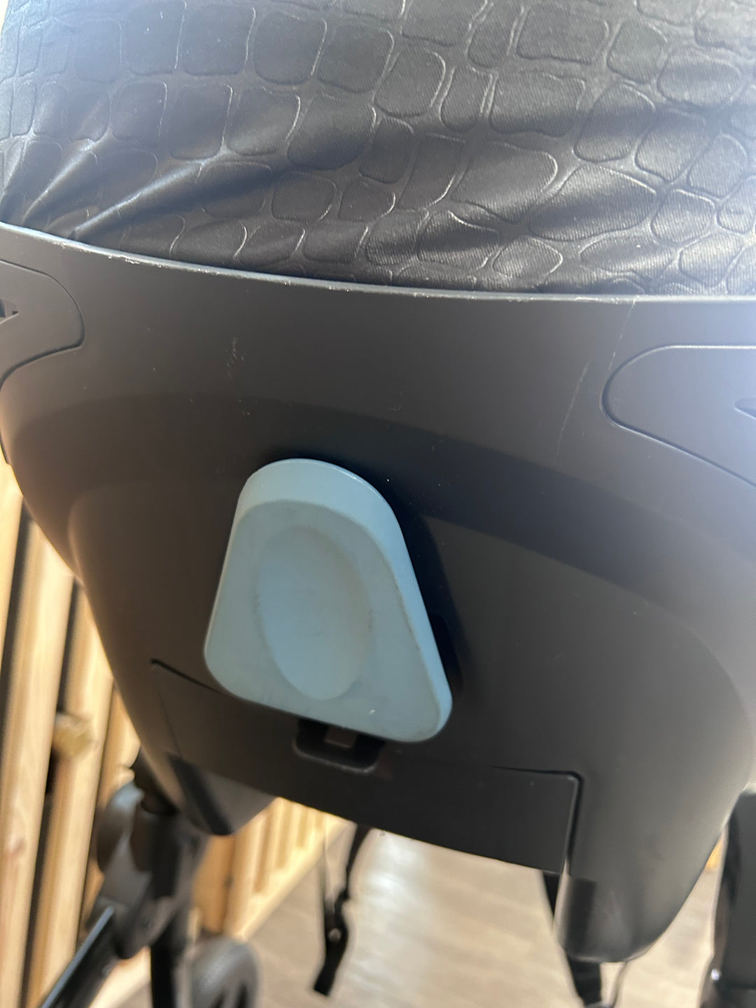 PRE LOVED egg2 Travel System - Jurassic Gold