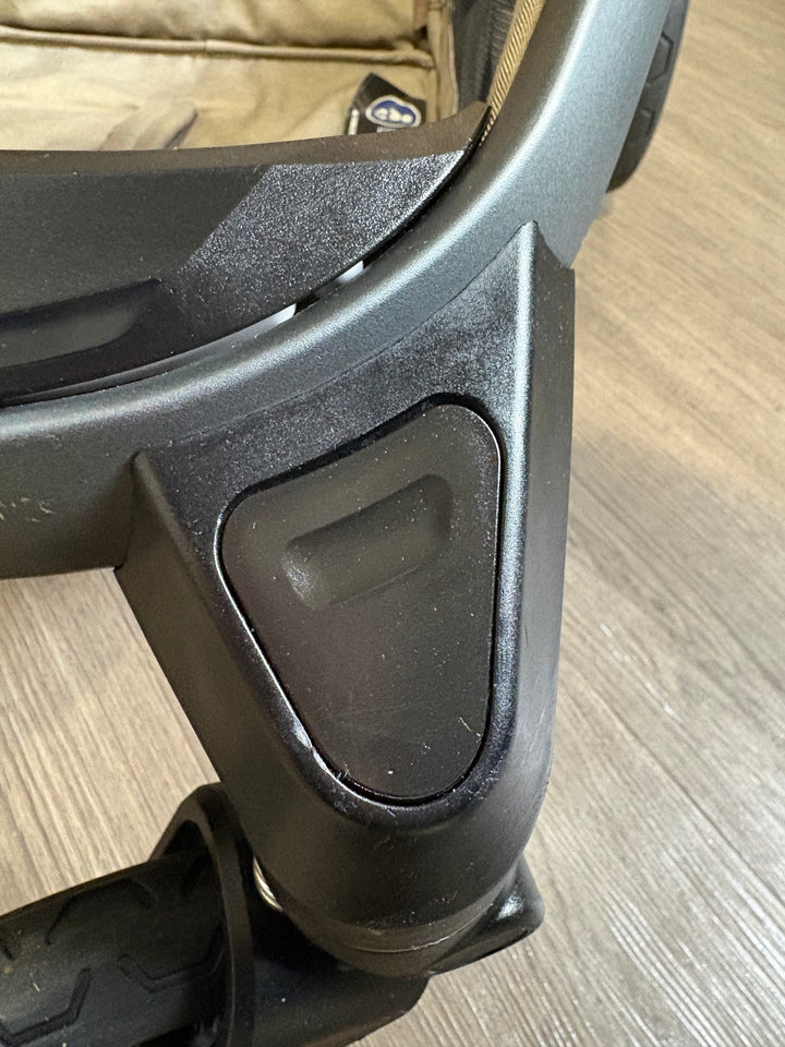 PRE LOVED Maxi-Cosi Fame Travel System - Twillic Truffle/Black Wheels