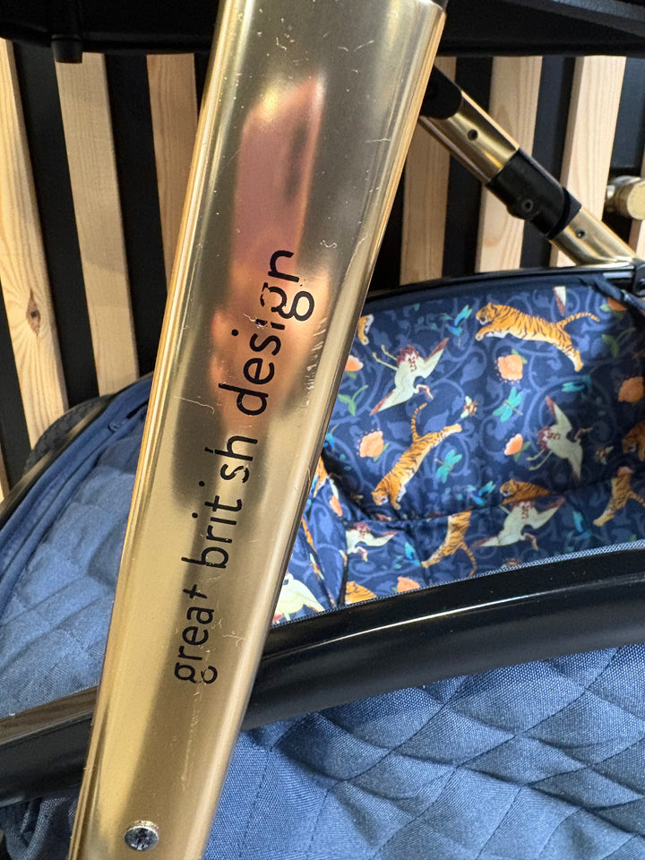 PRE LOVED Cosatto Wow Continental Travel System - On The Prowl