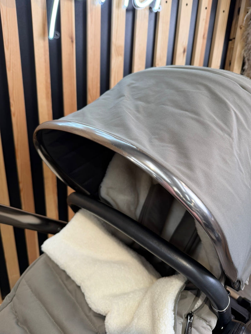 PRE LOVED Mamas & Papas Ocarro Travel System - Everest