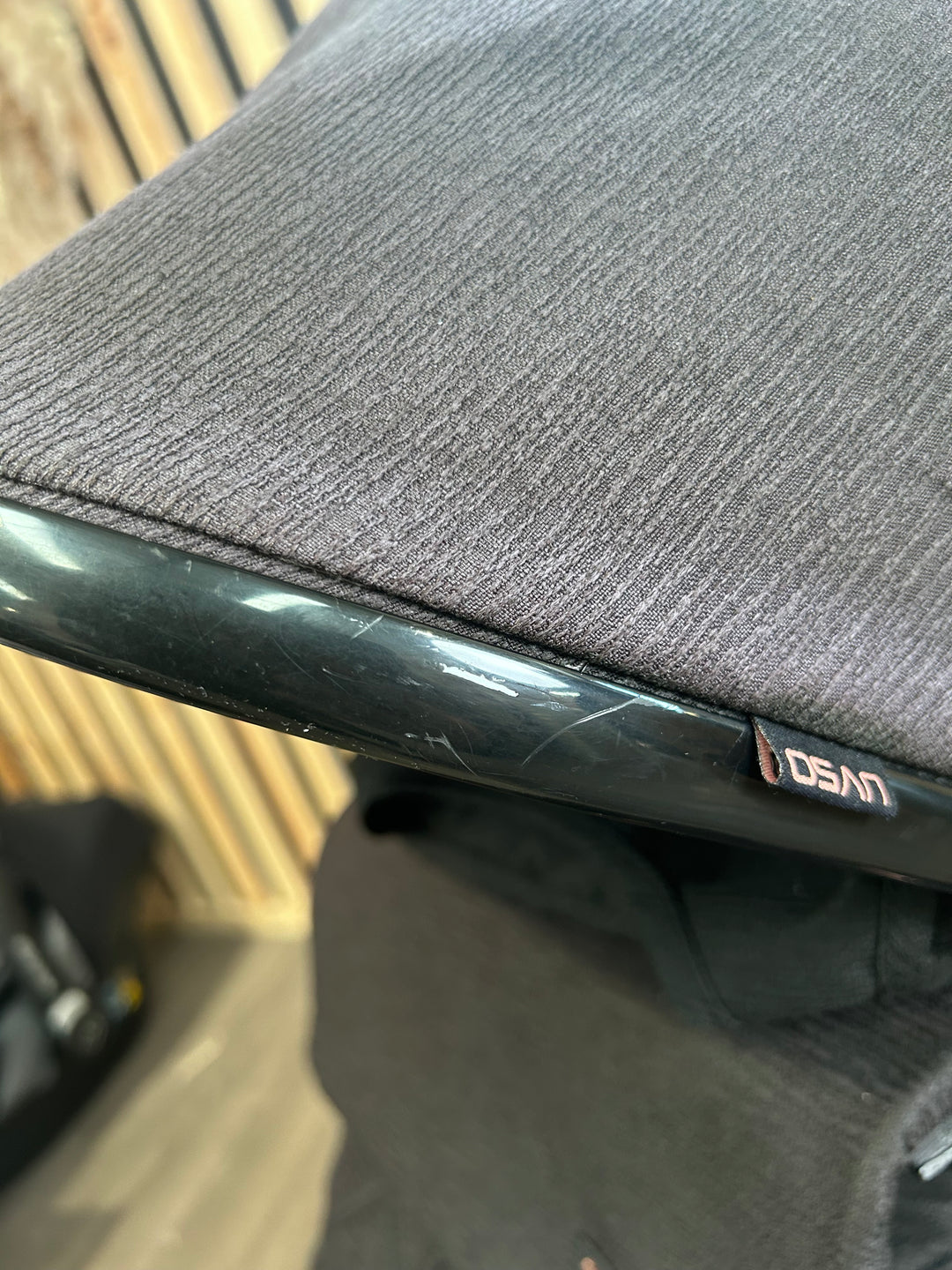 PRE LOVED Venicci Tinum 2.0 2-in-1 Travel System - SE Stylish Black