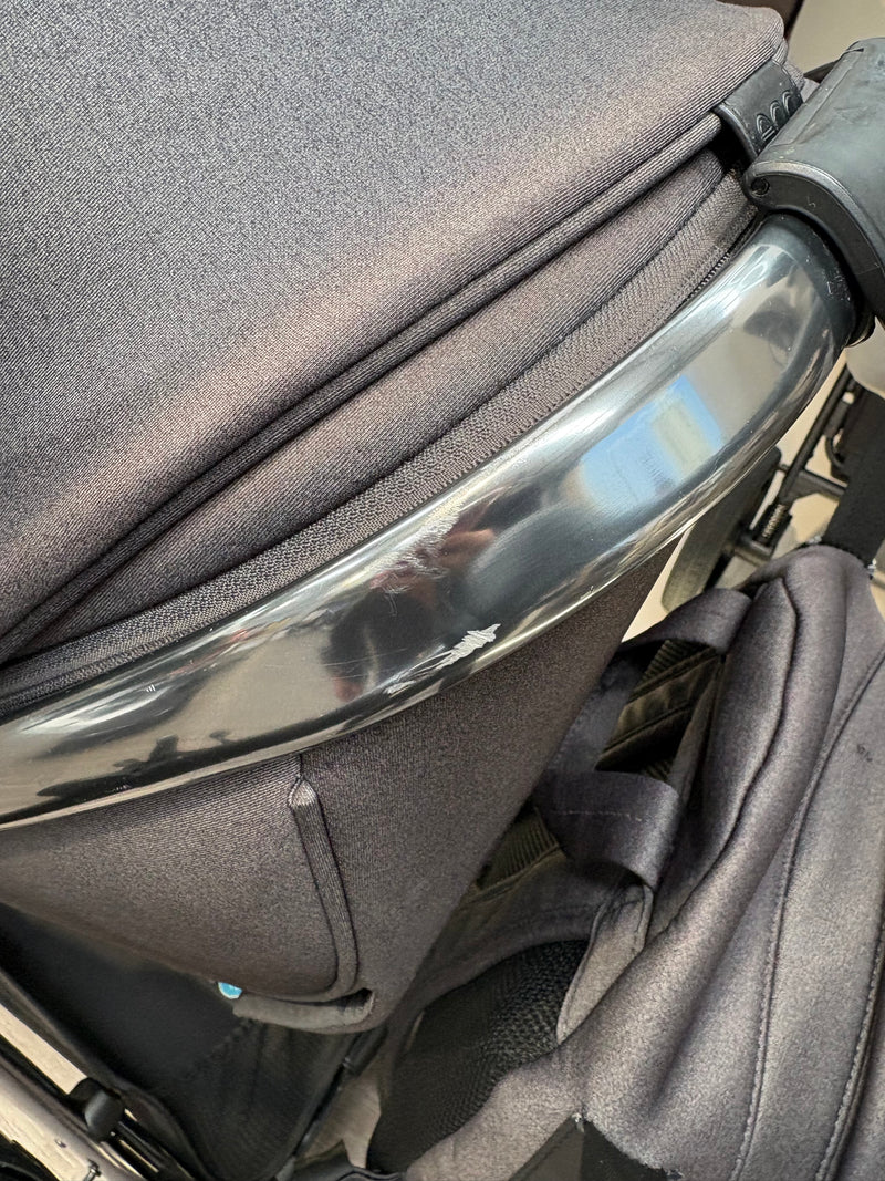 PRE LOVED egg3 Travel System - Carbonite