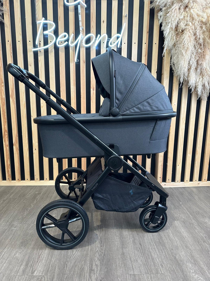 PRE LOVED Venicci Tinum Edge Travel System - Charcoal