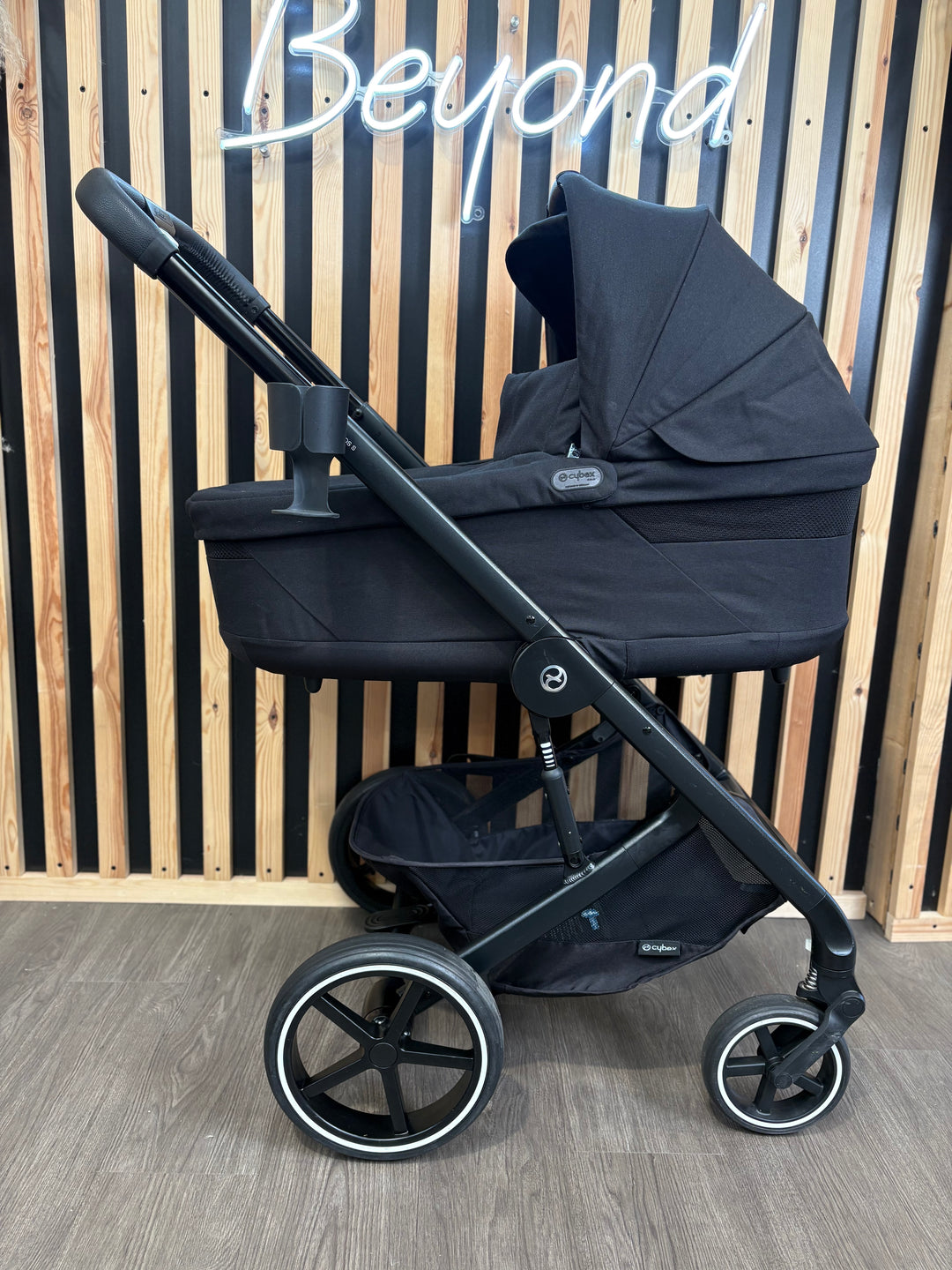 PRE LOVED Cybex Balios 2in1 Travel System - Moon Black