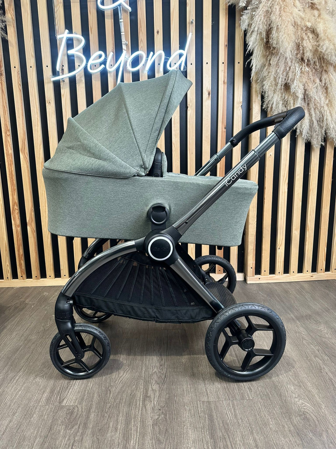 PRE LOVED iCandy Core Travel System - Light Moss