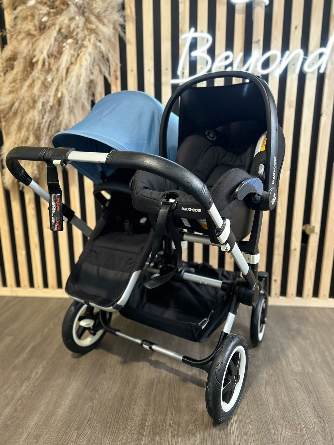 Bugaboo Donkey Duo + Maxi-Cosi Car Seat & Car Seat Adaptor