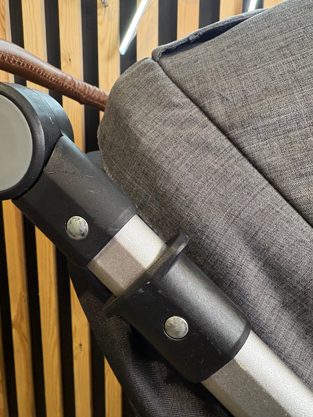 PRE LOVED Cuggl Parent and World-Facing Pushchair - Grey