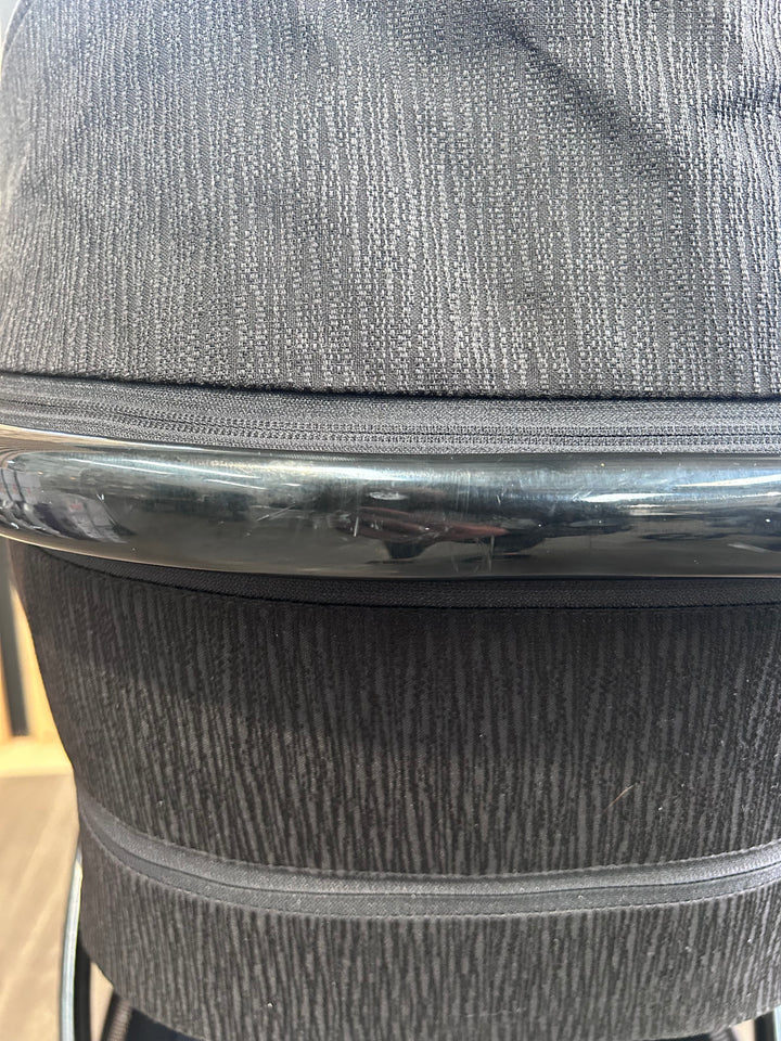 PRE LOVED Venicci Tinum 2.0 2-in-1 Travel System - SE Stylish Black