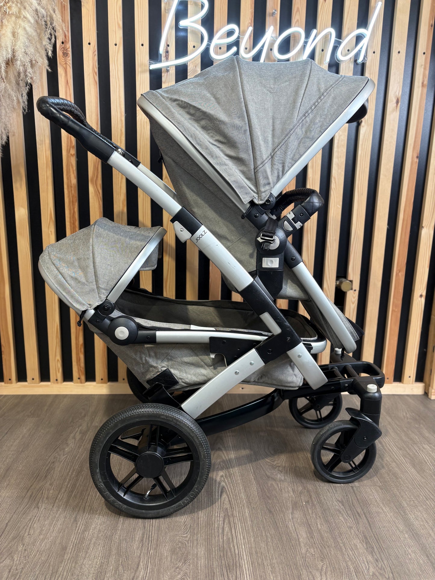 PRE LOVED Joolz Geo Duo Pram - Greige
