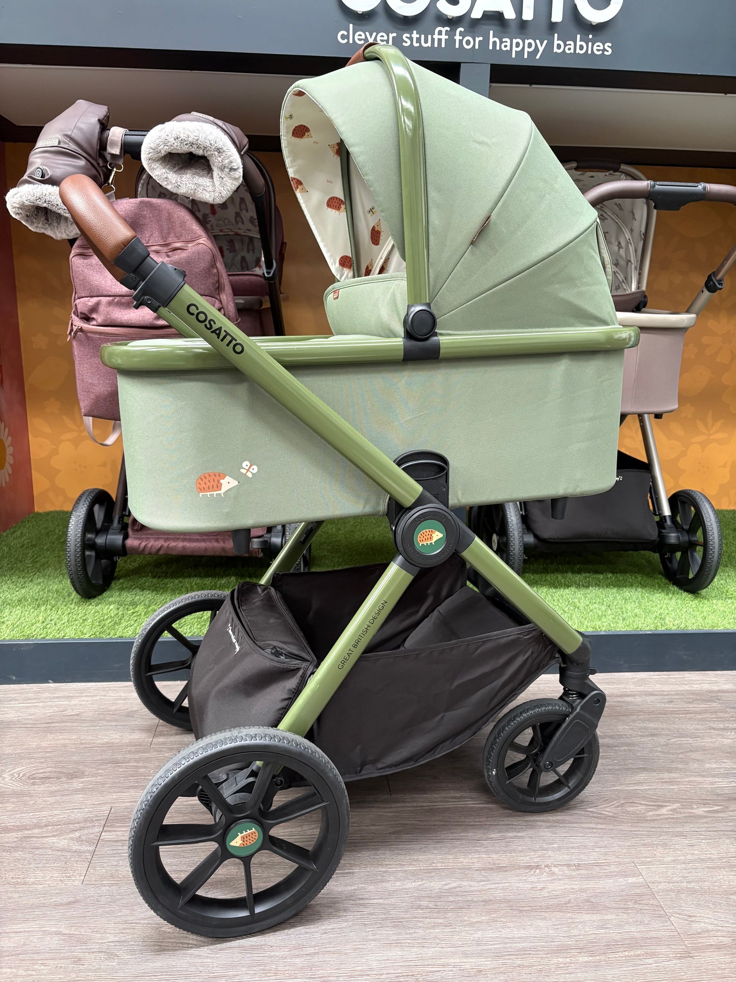 EX DISPLAY Cosatto Giggle 4 2-in-1 Travel System - Hoglet