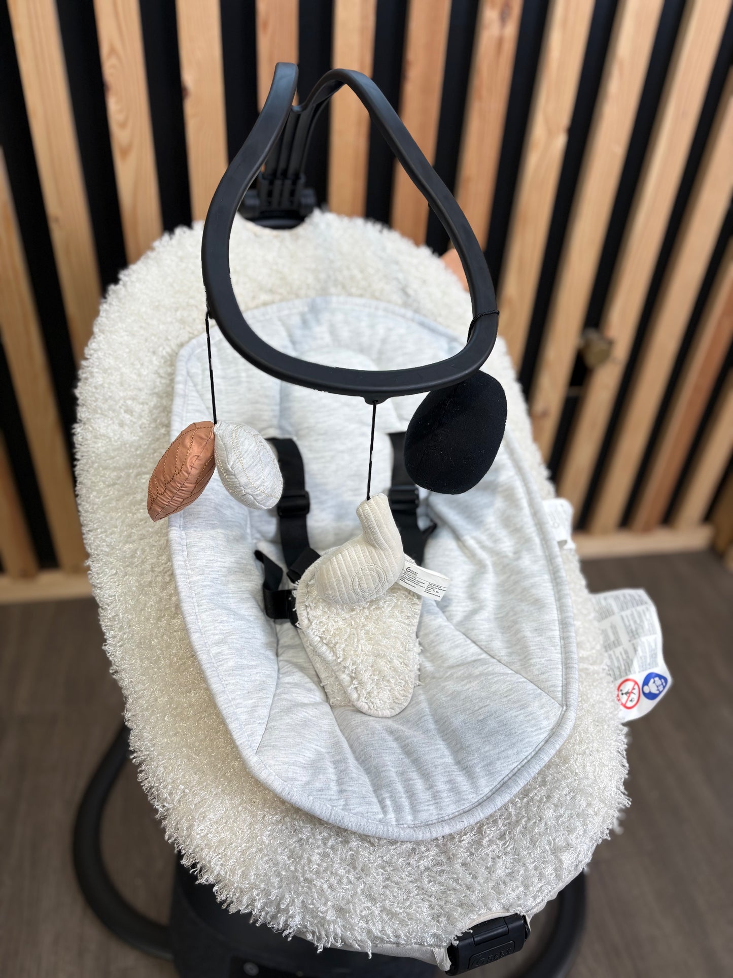 PRE LOVED Babymoov Swoon Evolution - Black & White