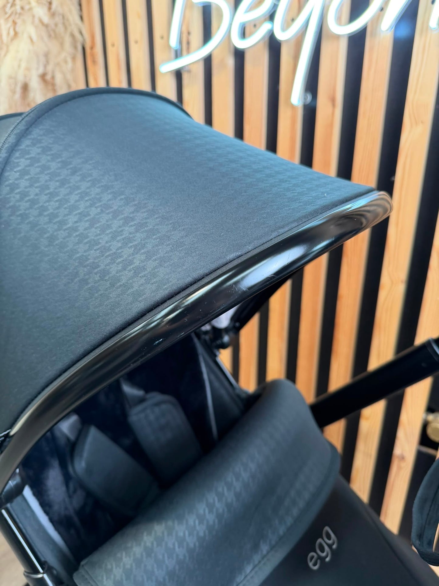 PRE LOVED egg3 Travel System - Houndstooth Black