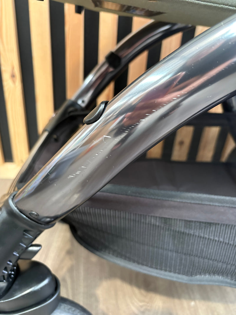 PRE LOVED egg2 Travel System - Seagrass