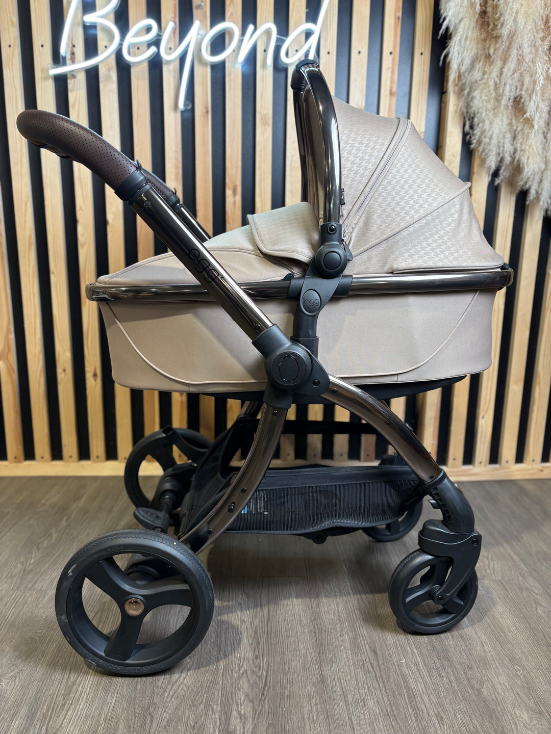 EX DISPLAY egg3 Pram + Pushchair - Houndstooth Almond