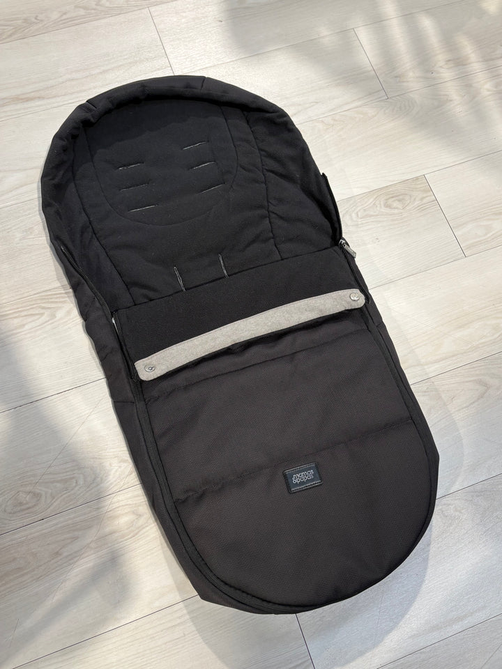 PRE LOVED Mamas & Papas Footmuff - Black