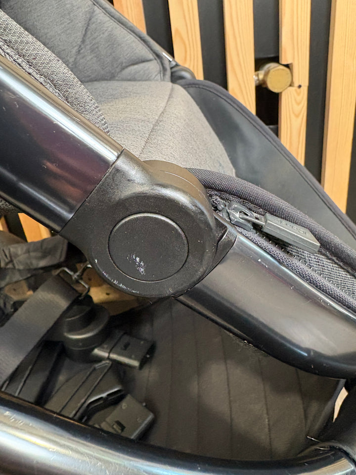 PRE LOVED iCandy Peach 6 Pushchair w/ Cybex Cloud T Car Seat - Grey Twill