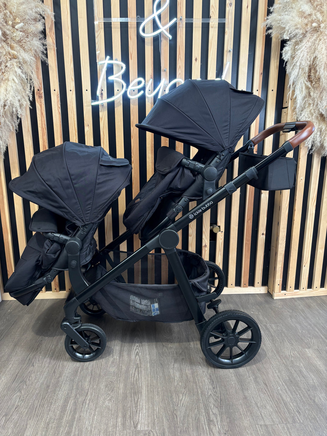 PRE LOVED Ickle Bubba Virgo Twin Car Seat Bundle - Black
