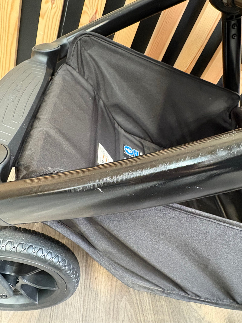 PRE LOVED Cosatto Giggle 4 Parent-and-World Facing Pushchair + Car Seat - Foxed