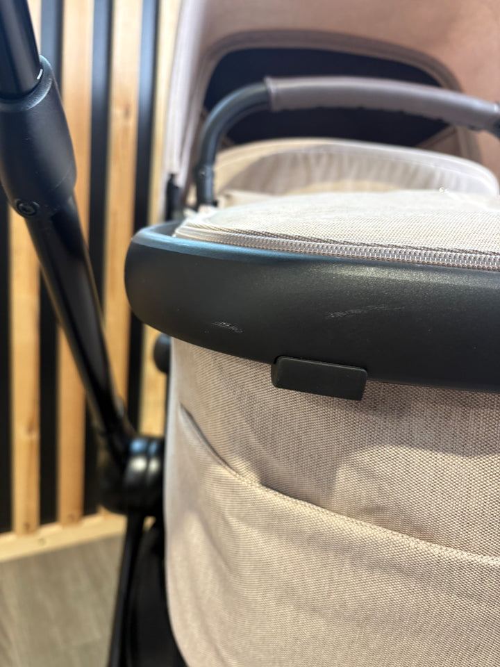 EX DISPLAY Bugaboo Fox 5 Renew Complete Pram + Pushchair Bundle - Desert Taupe Melange