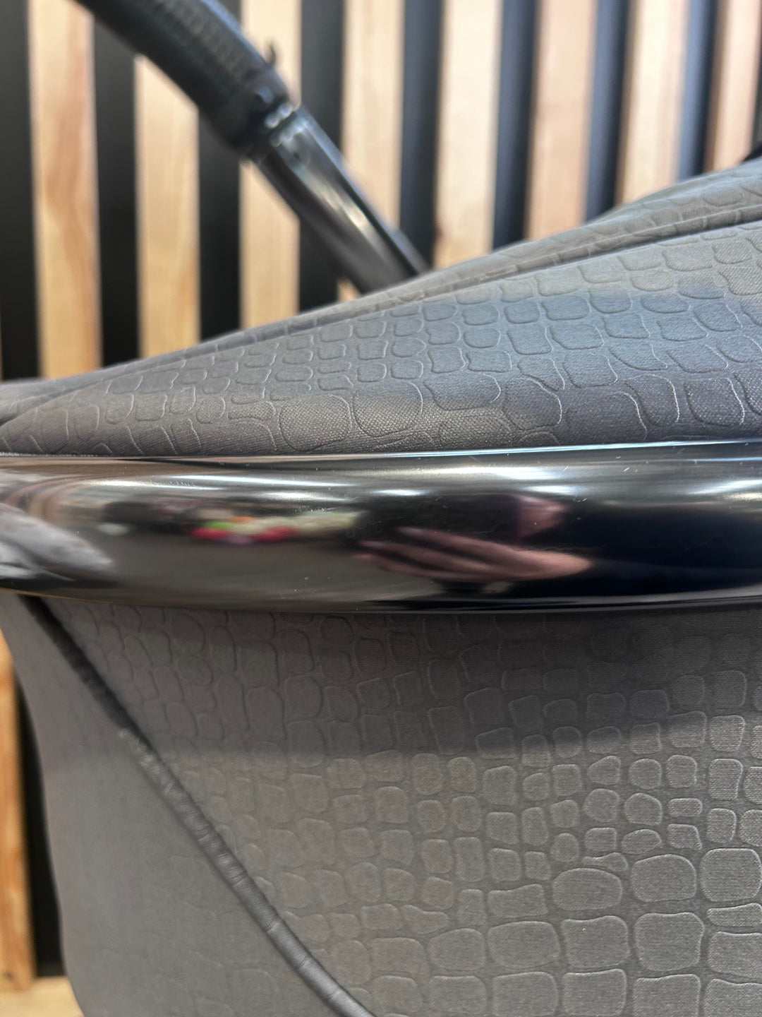 PRE LOVED egg2 Travel System - Jurassic Grey