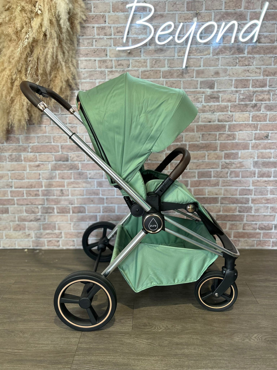 EX DISPLAY Mee-go Pure 2 in 1 Pram & Pushchair - Sage Green