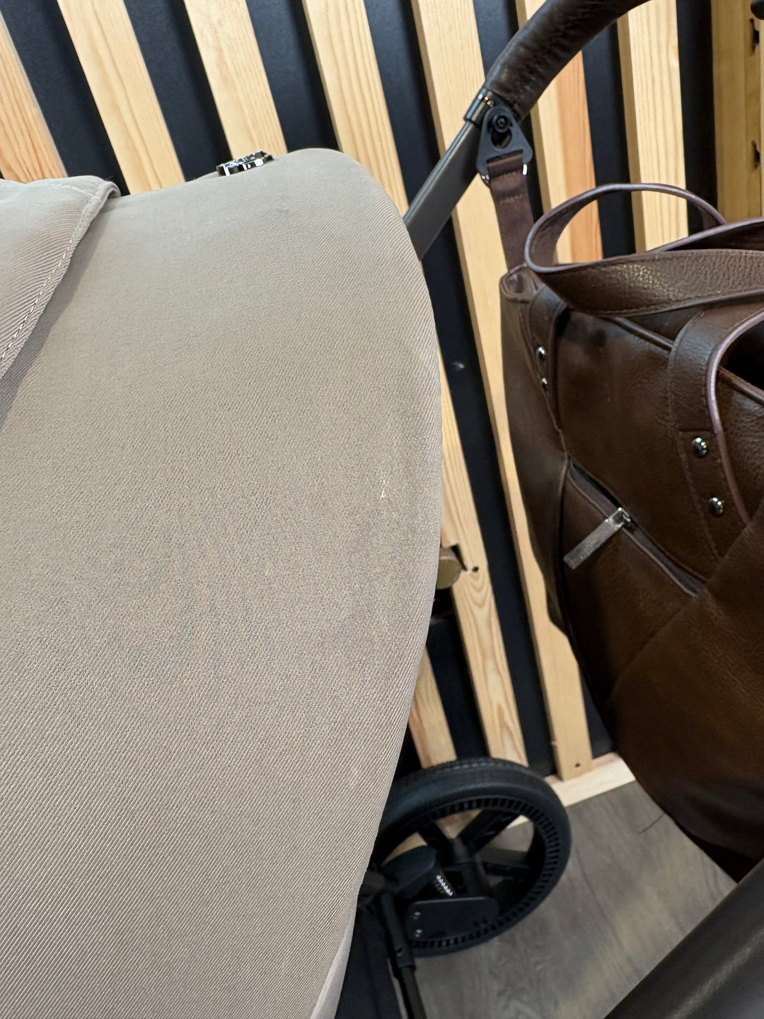 PRE LOVED Venicci Tinum Upline Pushchair - SE Powder