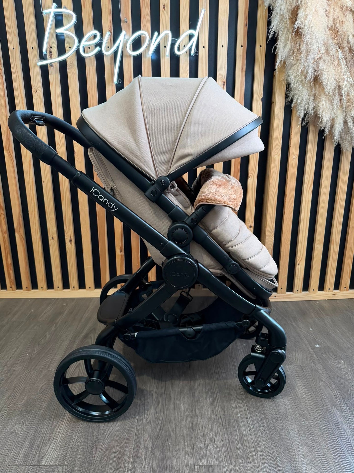PRE LOVED iCandy Peach 7 Travel System - Cookie