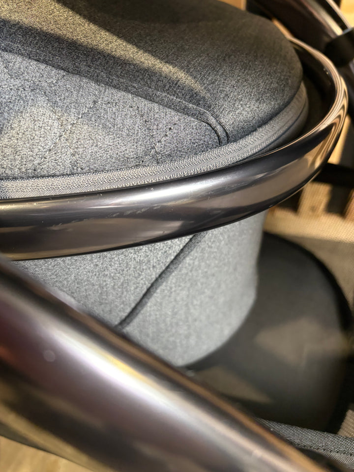 PRE LOVED egg2 Double Travel System - Quartz