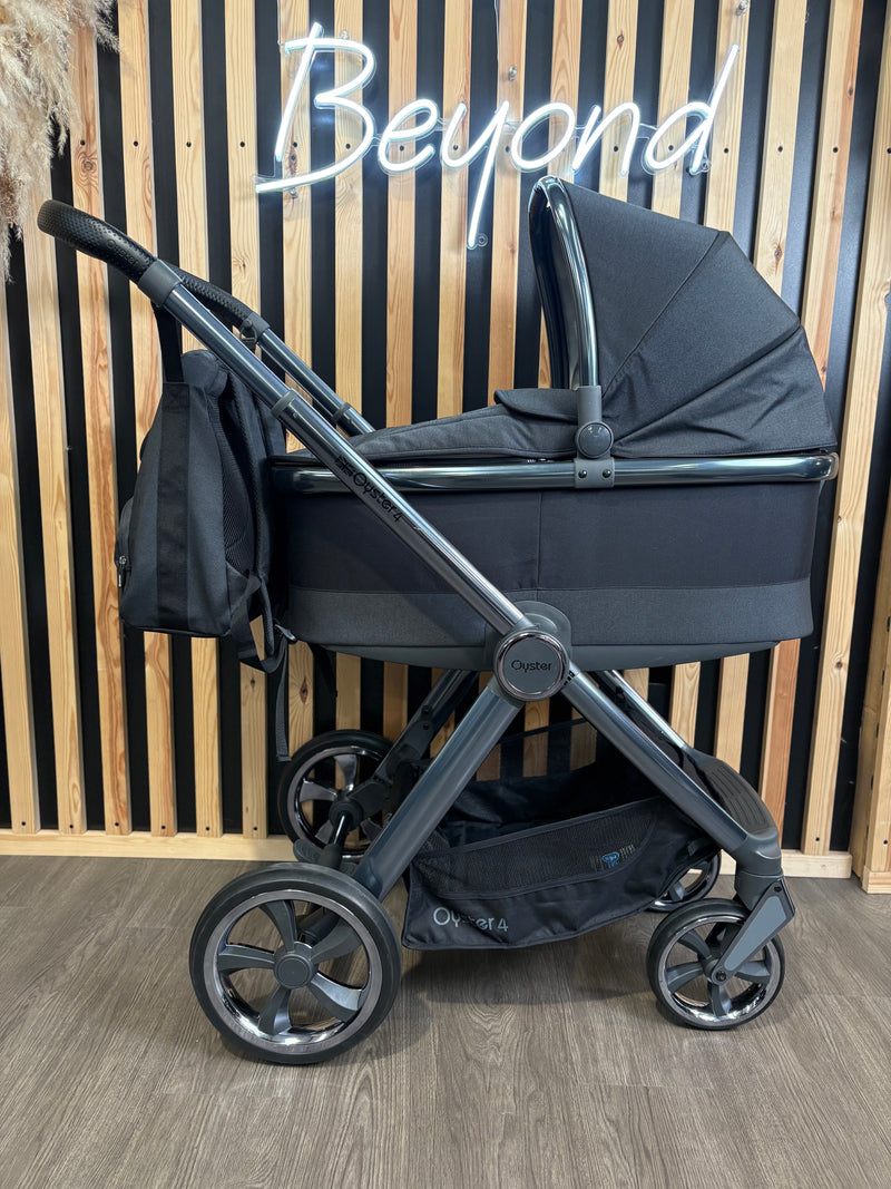 PRE LOVED Babystyle Oyster4 Travel System - Carbonite