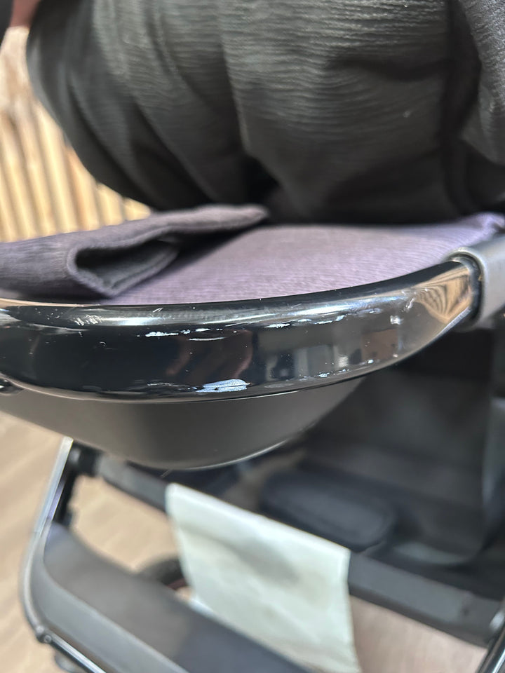 PRE LOVED Venicci Tinum 2.0 2-in-1 Travel System - SE Stylish Black