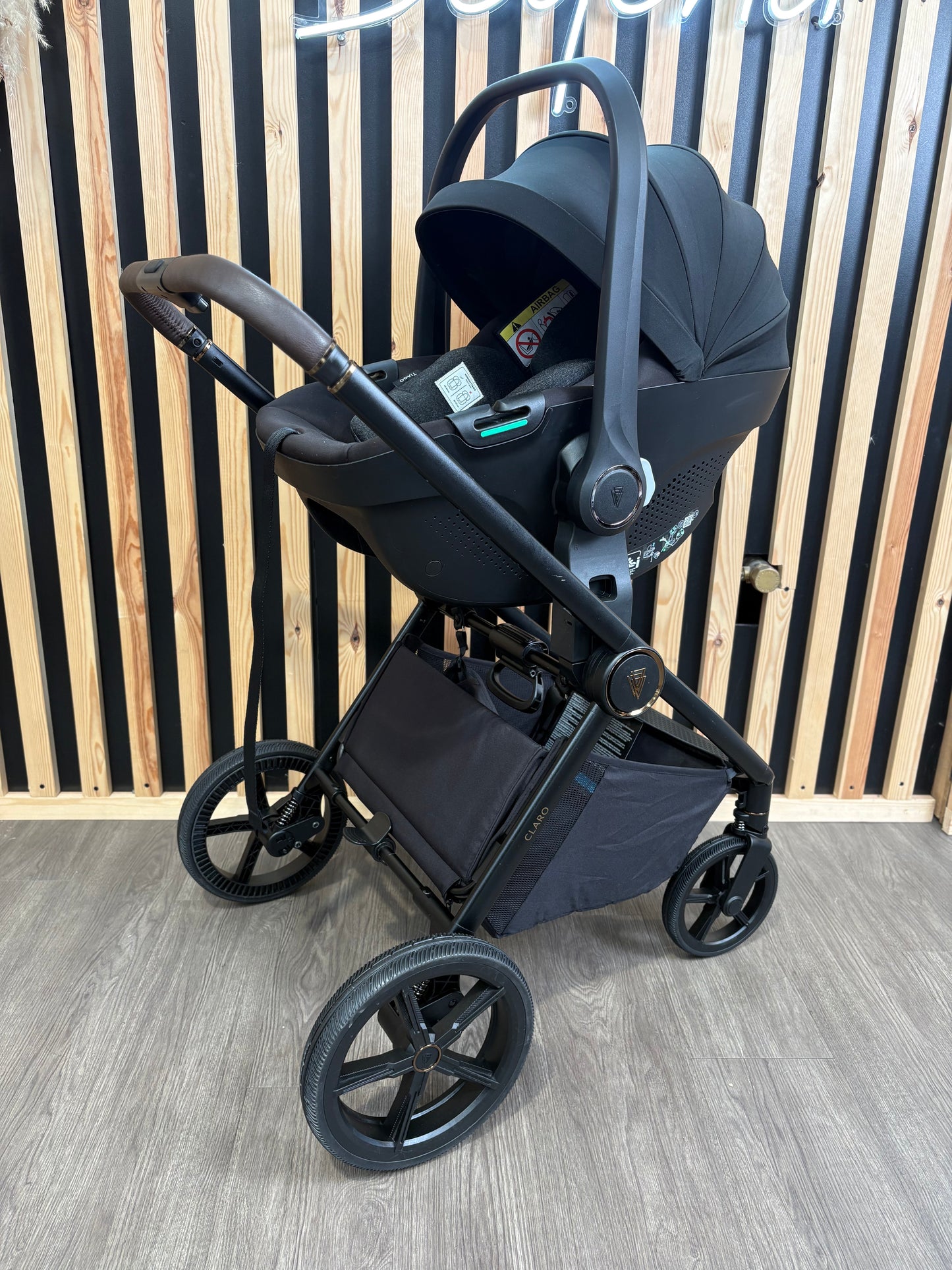 PRE LOVED Venicci Claro 3-in-1 Travel System - Vanilla