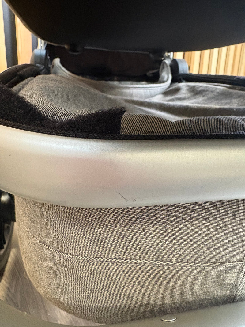 PRE LOVED Joolz Geo Duo Pram - Greige
