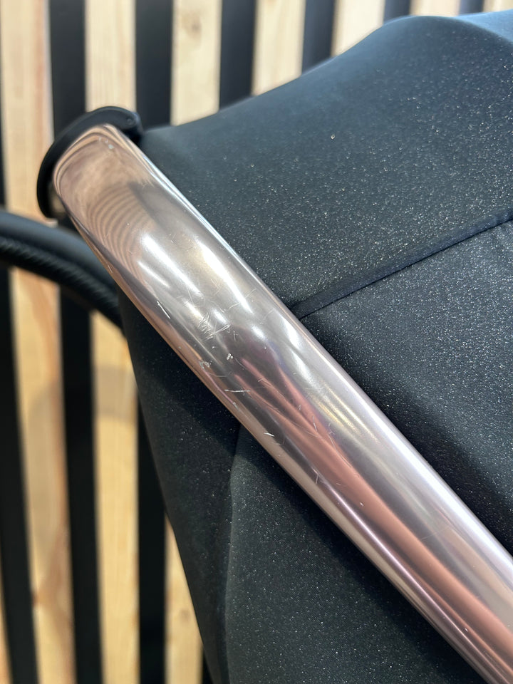 PRE LOVED egg Pushchair + Footmuff - Diamond Black