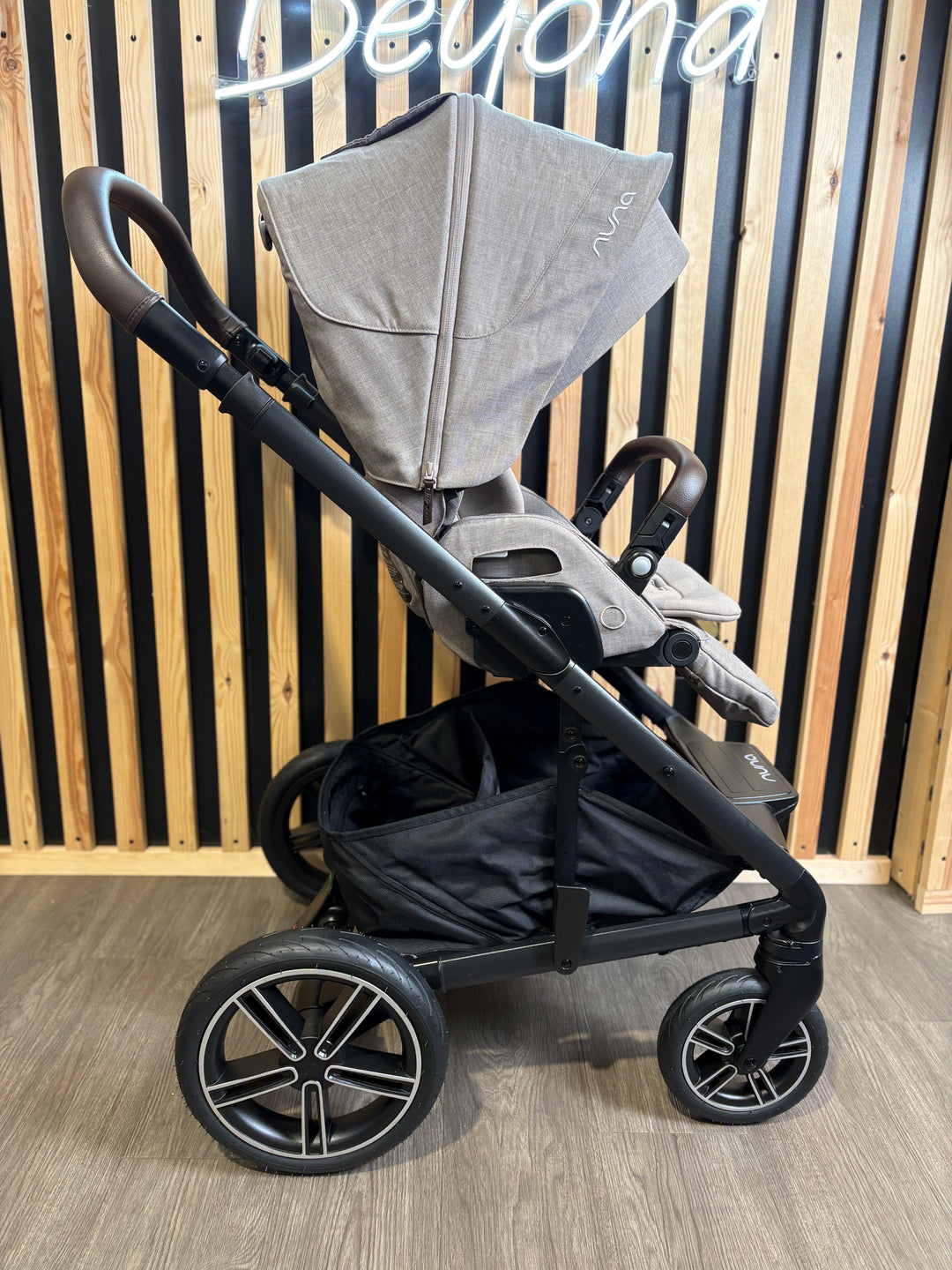 PRE LOVED Nuna Mixx Next Pram + Pushchair - Cedar
