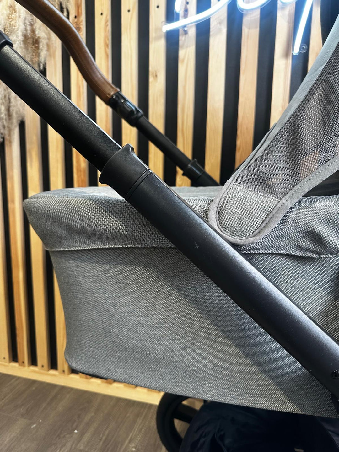 PRE LOVED Nuna Mixx Travel System - Granite