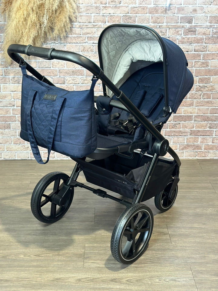 PRE LOVED Venicci Tinum 2.0 Travel System Including Brand New Venicci Engo I Size Car Seat & Isofix Base - Sapphire