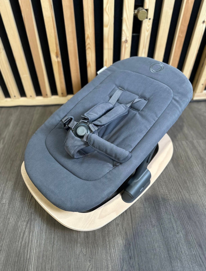 EX DISPLAY Bugaboo Giraffe Baby Rocker - Tornado Grey