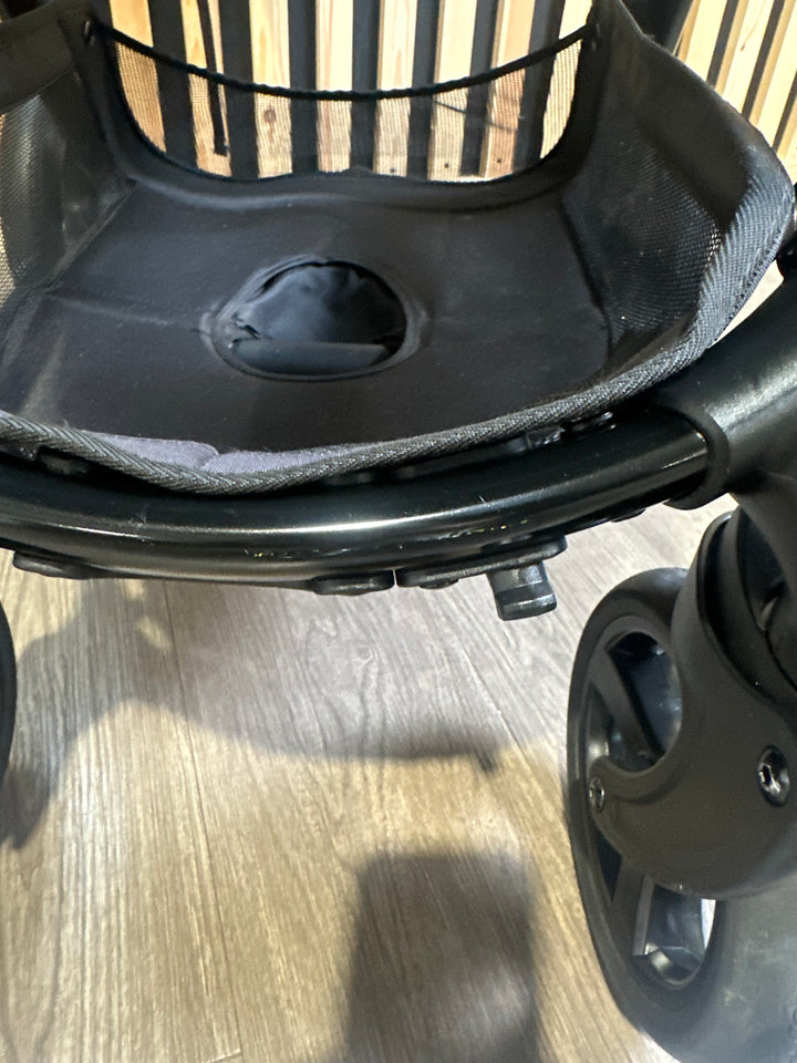 PRE LOVED egg2 Travel System - Jurassic Gold