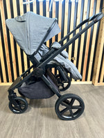 PRE LOVED Venicci Tinum Upline 2in1 Travel System - Classic Grey