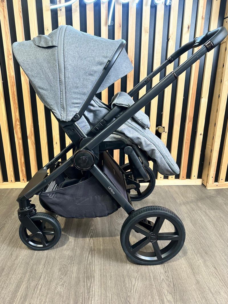 PRE LOVED Venicci Tinum Upline 2in1 Travel System - Classic Grey